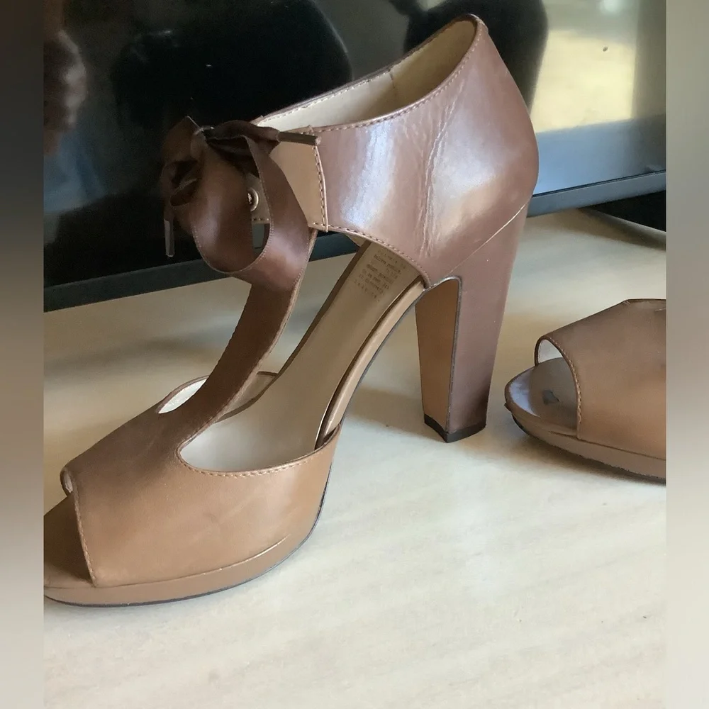 MRKT Strappy Peep Toe Heel with bow details at ankle size 10 brown - Picture 3 of 15